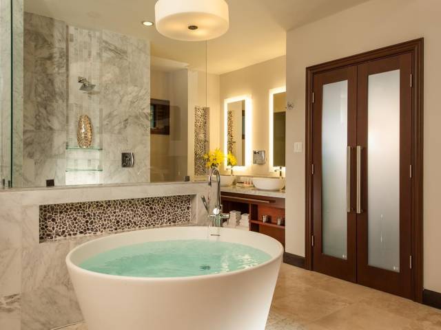 Grand Luxury Butler Palatial Suite con Balcony Tranquility Soaking Tub.